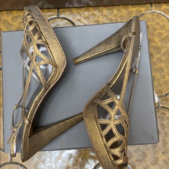 Heels - Picture 2 of 4